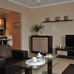 皇家公寓 - 伊诺罗克劳斯加公寓酒店 * 弗罗茨瓦夫